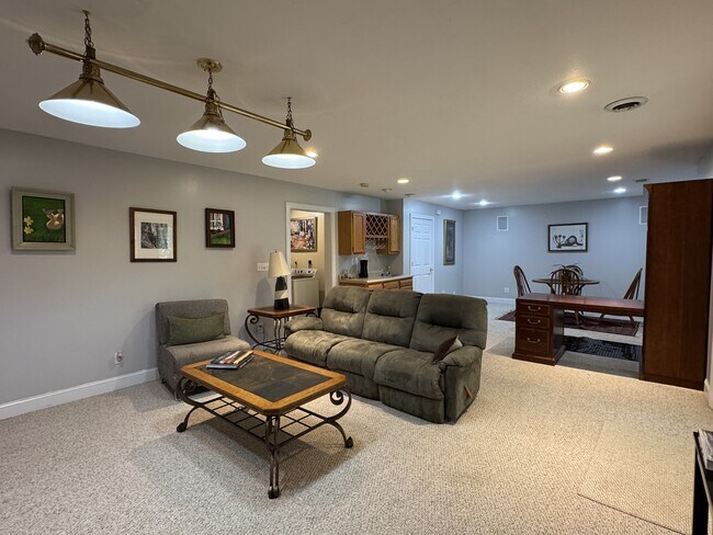 Building Photo - 206 Wewoka Trce