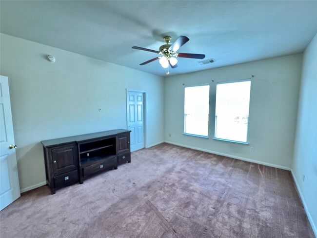 Building Photo - 12905 Meadow Springs Dr