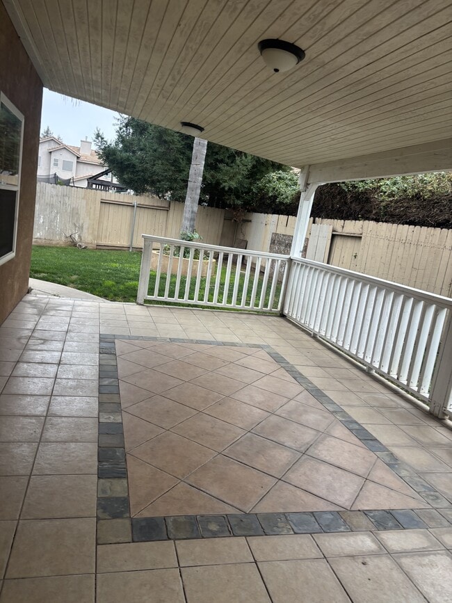 Building Photo - 2520 Arcadia Ct