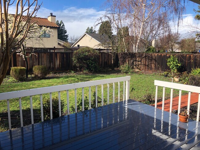 Building Photo - 4 Bed 3 Bath Single Family Home In Pleasanton