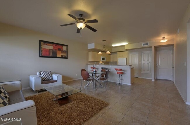 Building Photo - 501 Redd Rd