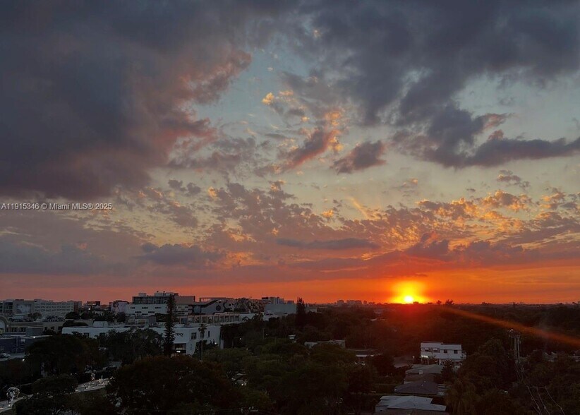 Primary Photo - 4250 Biscayne Blvd