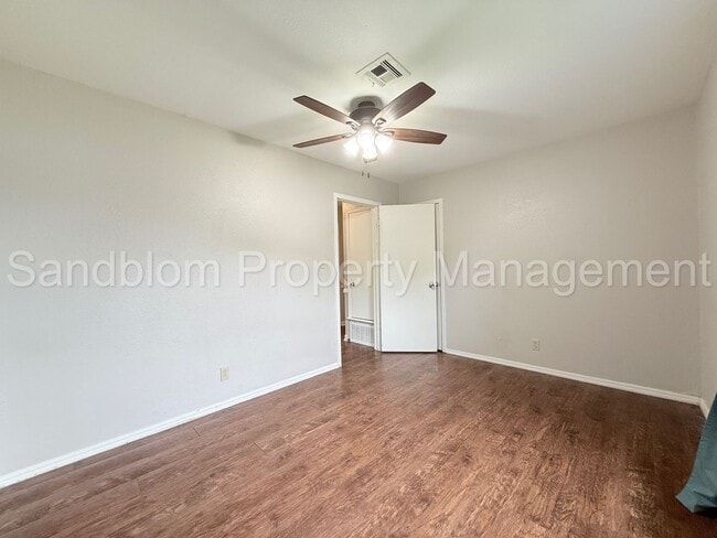 Building Photo - FOR LEASE | East Tulsa | $1,225 Rent