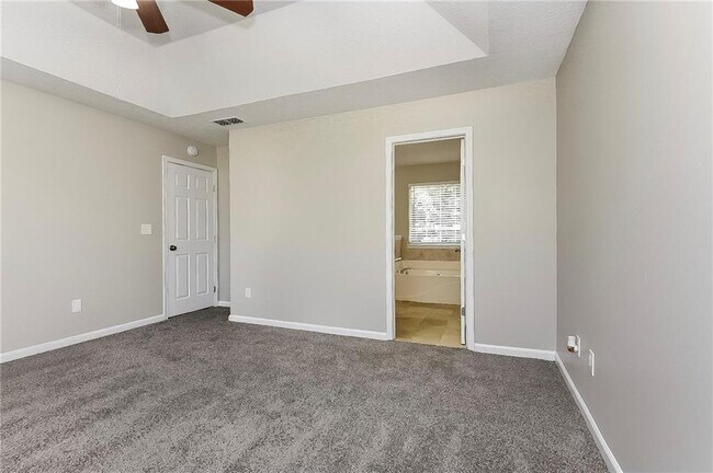 Building Photo - 3032 Lake Park Trail