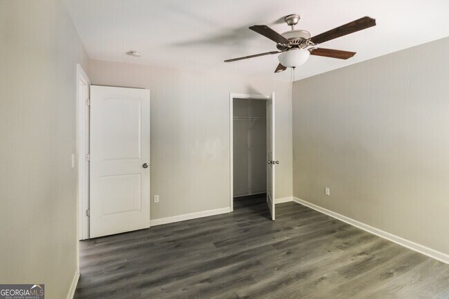 Building Photo - 30 Inverness Ave