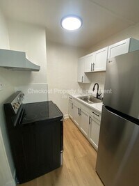 Building Photo - 120 Bellerive Blvd