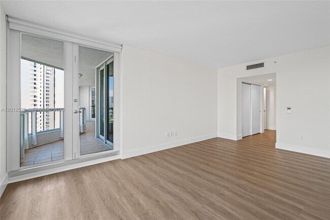 Building Photo - 21055 Yacht Club Dr