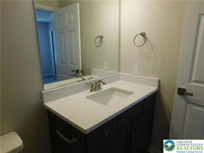 Building Photo - 326 E Frankford St