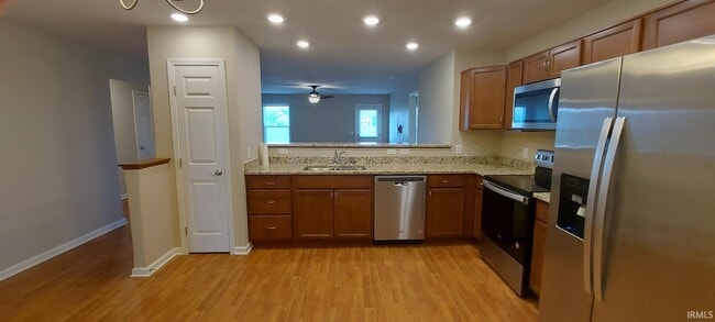 Building Photo - 13575 Crescent Ridge Dr