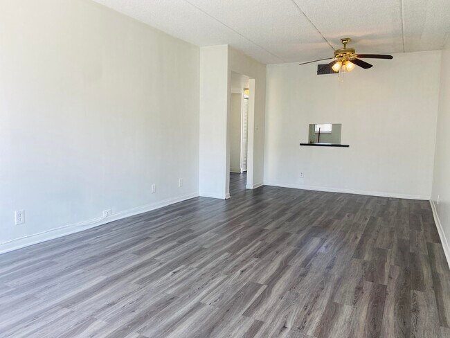 Building Photo - 4500 N Flagler Dr