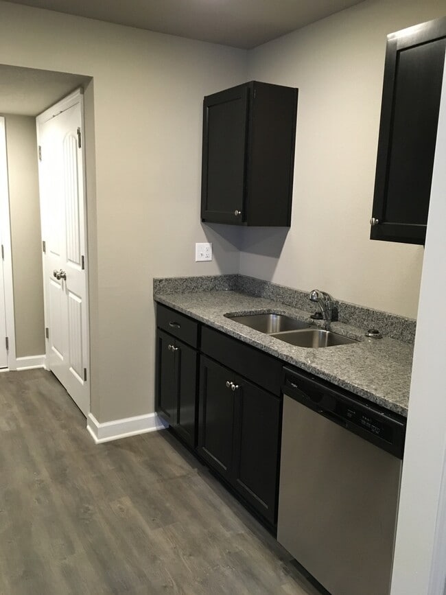 Building Photo - 3 Bed Townhome in Grain Valley