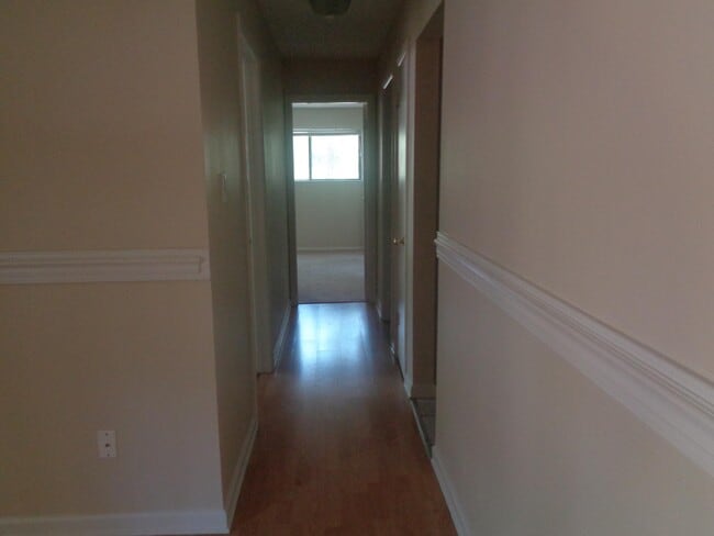 Building Photo - 1204 Schaub Dr