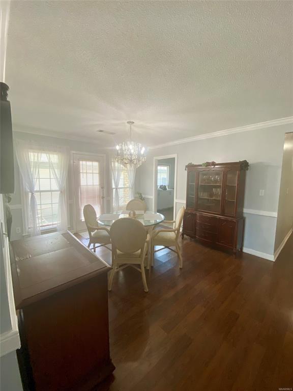 Building Photo - 3050 Sutton Dr