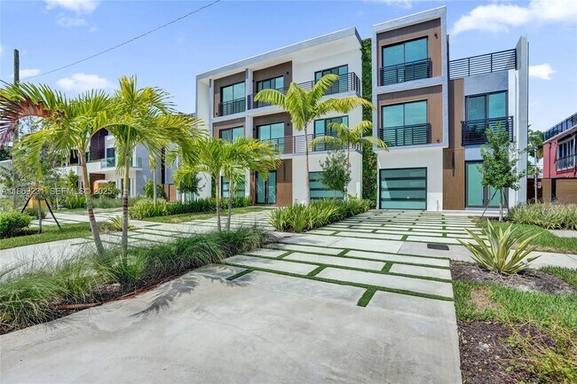 Building Photo - 1825 NE 26th Ave