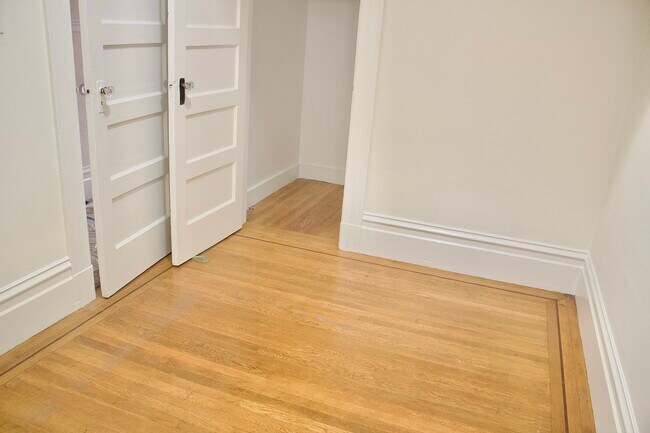 Building Photo - 1221 18th St