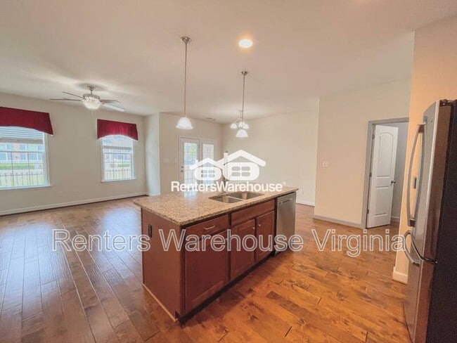 Building Photo - 1128 Winsford Ln