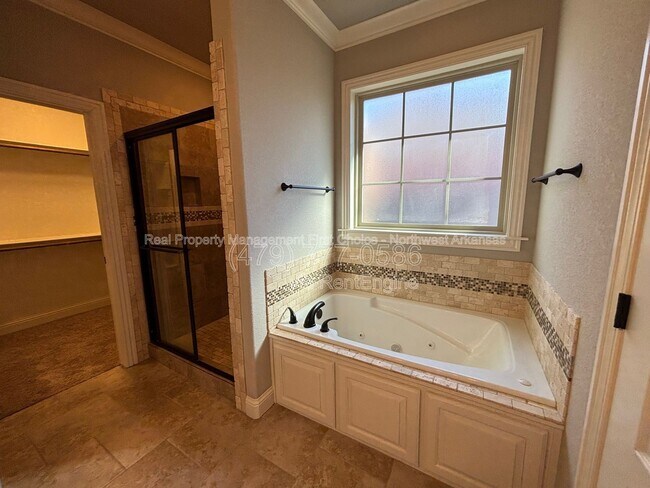 Building Photo - 1919 Sicily Ave