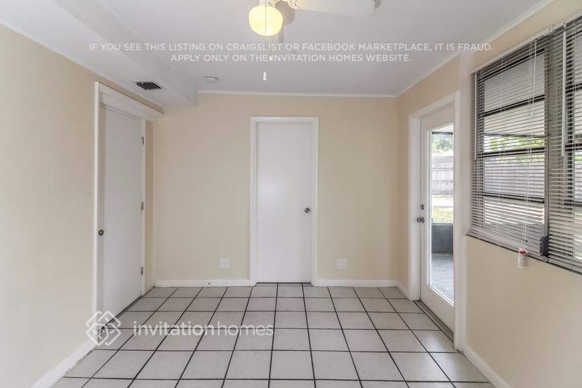 Building Photo - 6565 Westview Dr