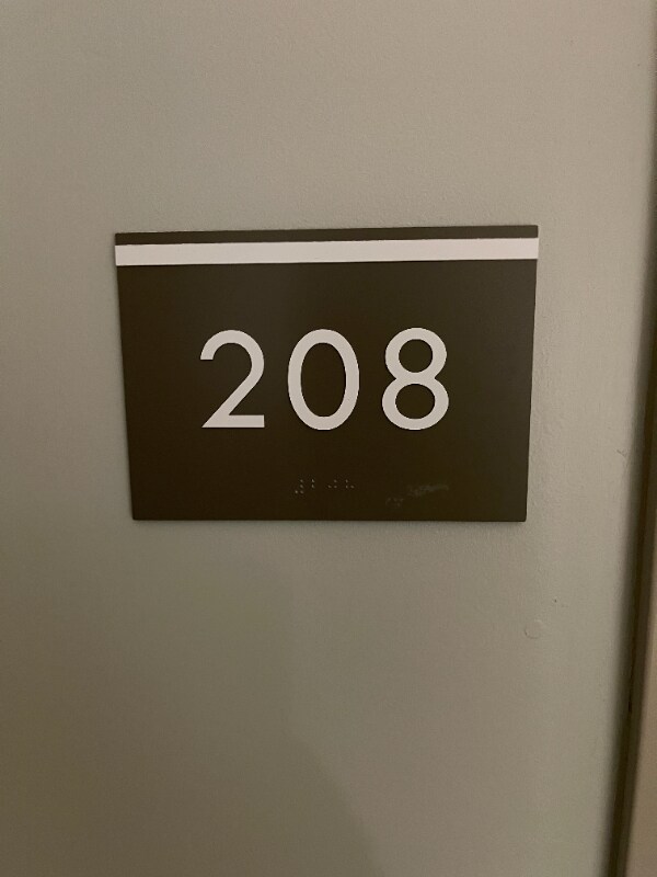 Building Photo - 1417 W 9th St