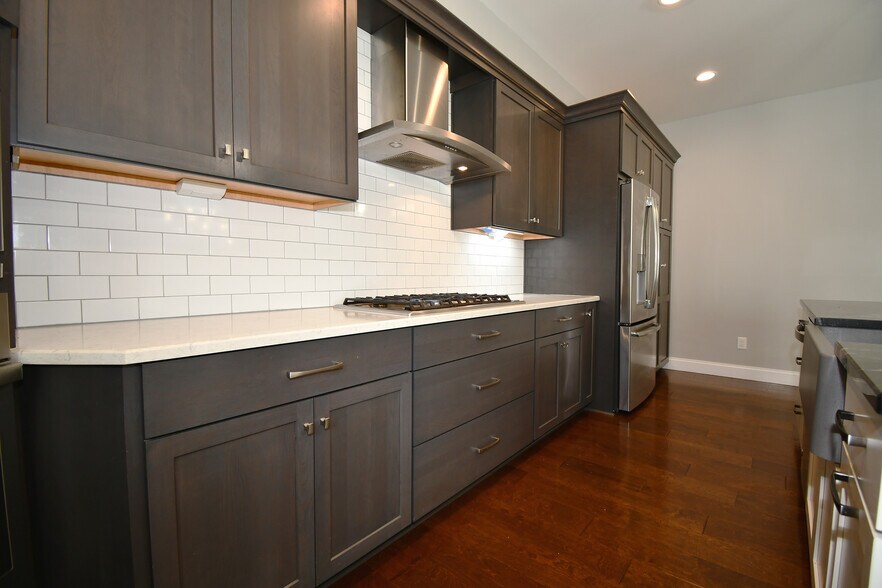 Building Photo - 212 Park Pl