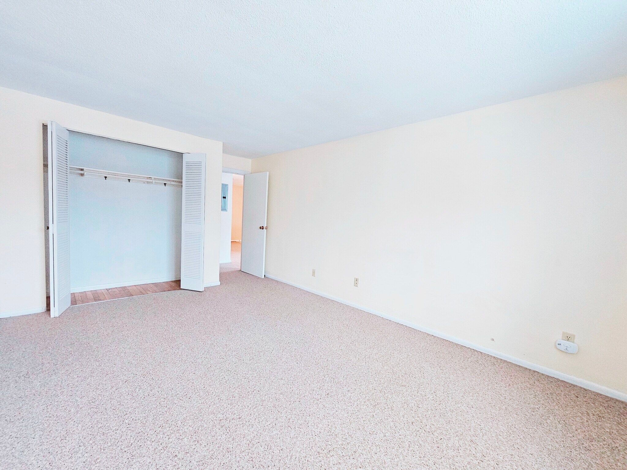 Building Photo - 50 Green St