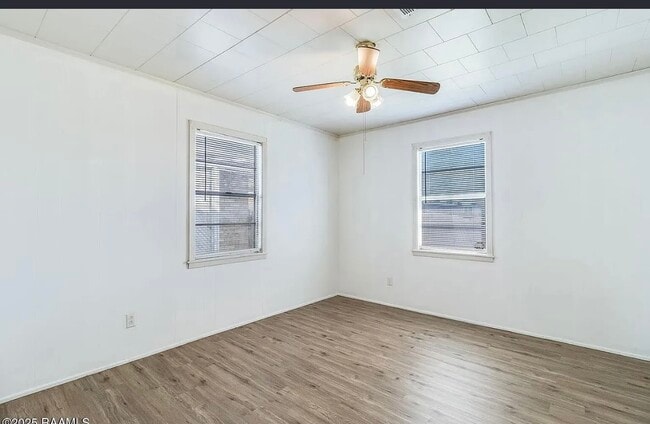 Building Photo - 907 Elizabeth St