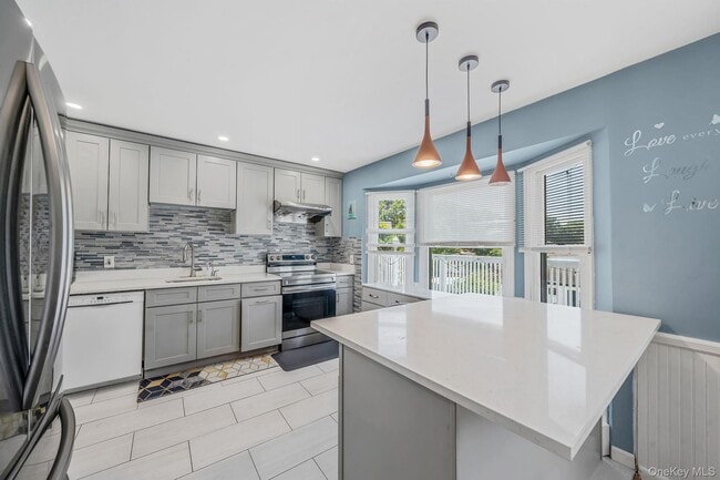 Building Photo - 309 Sunrise Dr