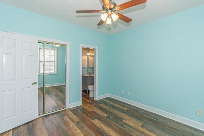 Building Photo - 4627 Wild Iris Dr