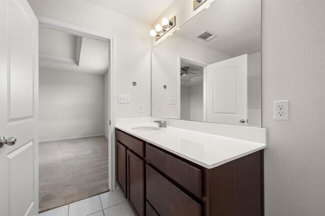 Building Photo - 11801 Jackson Fls Wy