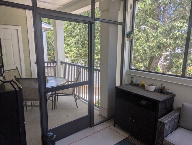 Building Photo - Luxury Condo-Gated Community - James Islan...