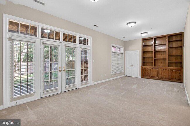 Building Photo - 7907 Turncrest Dr