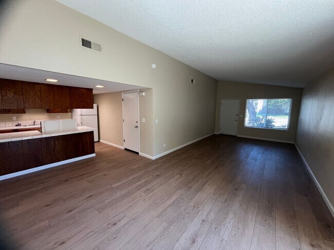 Building Photo - Cowell 4808-4810