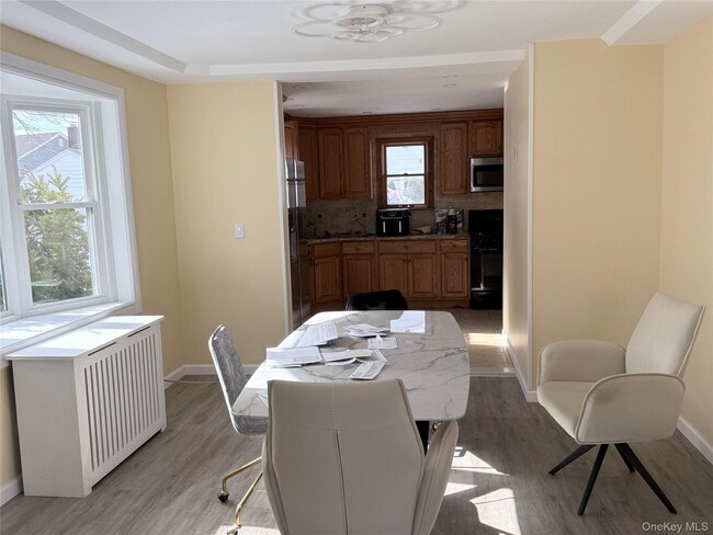 Building Photo - 363 Hewlett Pkwy