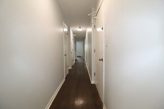 Building Photo - 1220 Marengo Ave