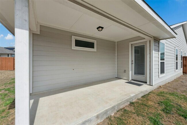 Building Photo - 120 Lyndon Dr