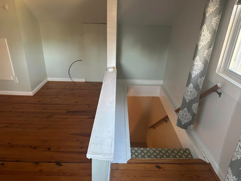 Building Photo - 1004 School St