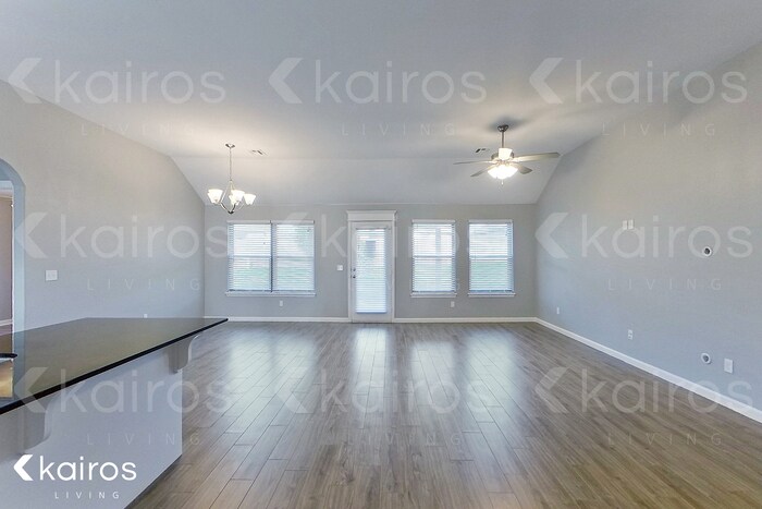 Building Photo - 713 S Patterson Dr