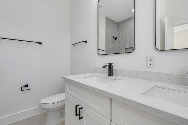 Building Photo - 5642 Hirondel St