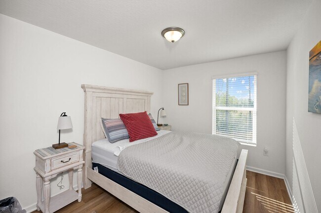 Building Photo - 4013 Blue Water Dr