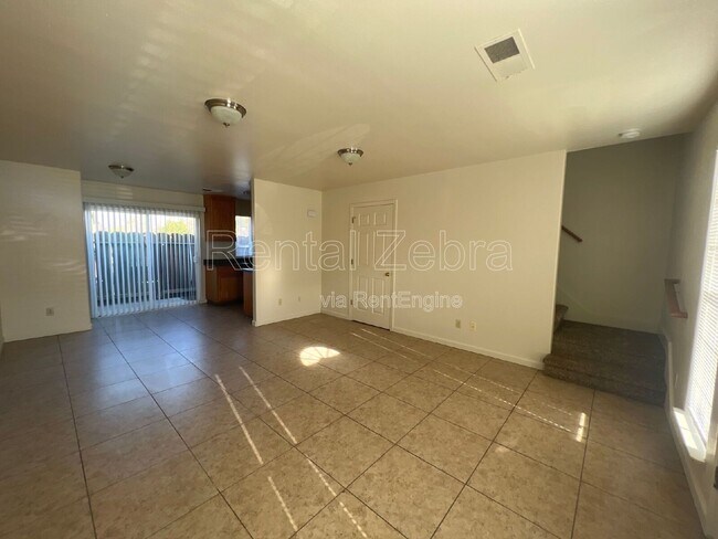 Building Photo - 2951 Willowbrook Dr