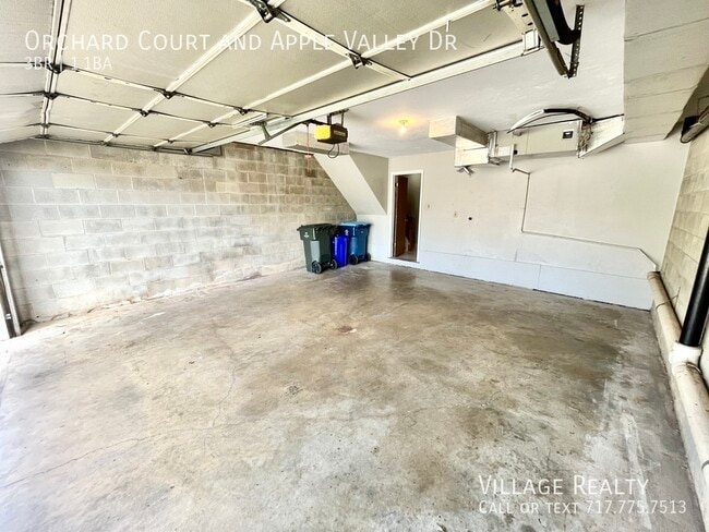 Building Photo - 302 Orchard Ct