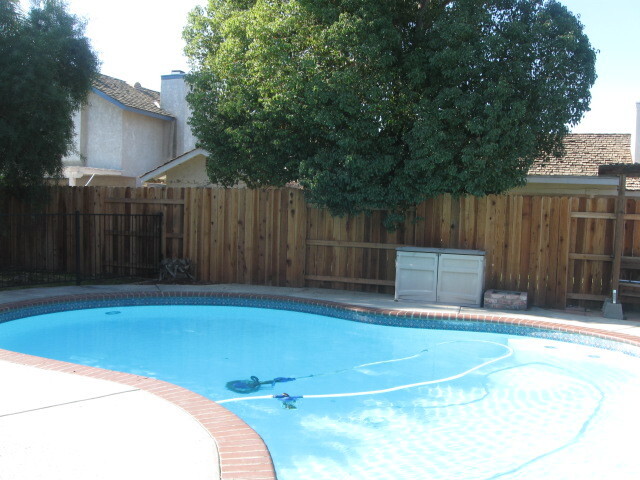 Building Photo - Northwest Home with Pool