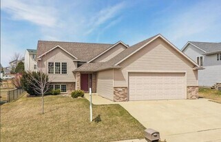 Building Photo - 6251 Fairway Dr NW