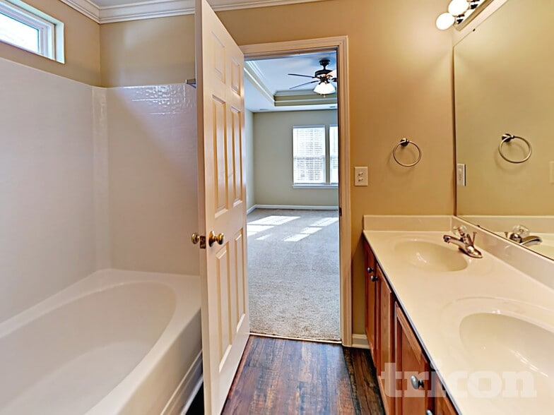 Building Photo - 8229 Braids Bend Ct