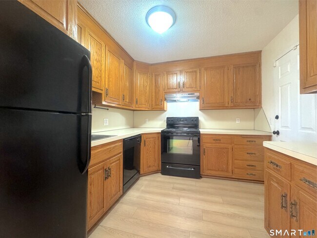 Building Photo - 666 Broad St