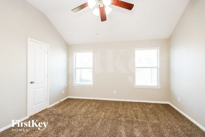Building Photo - 21711 Barred Owl Dr