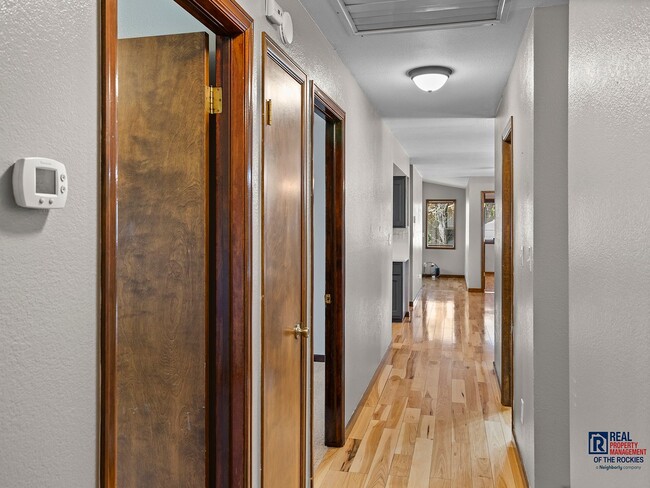 Building Photo - Gorgeous 5 Bed 4 Bath House in North Fort ...