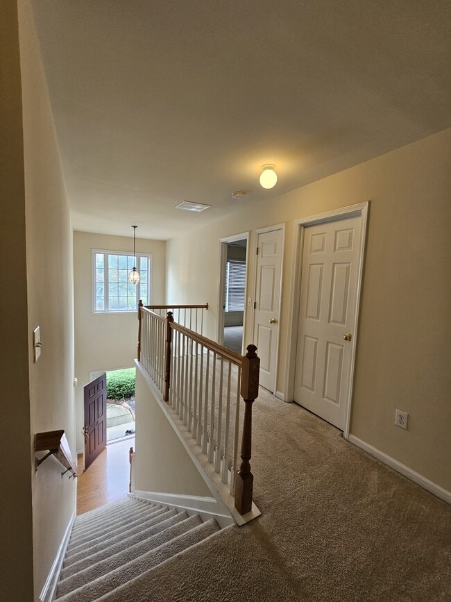 Building Photo - 111 Shairpin Ln