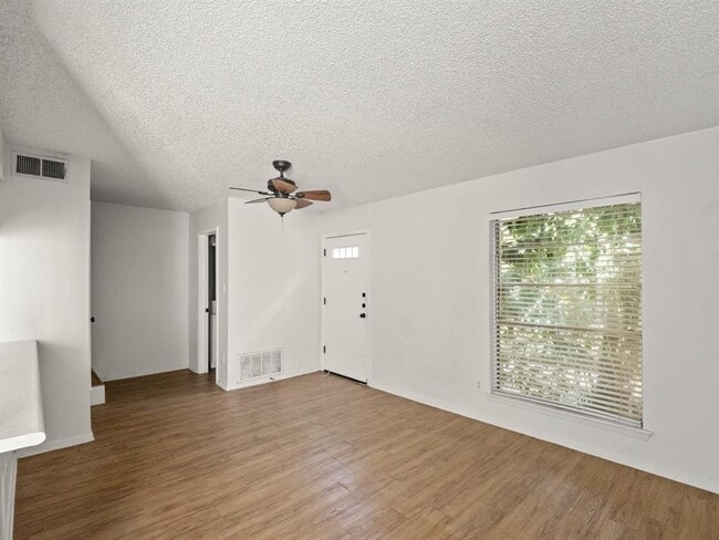 Building Photo - 3507 Alpine Cir