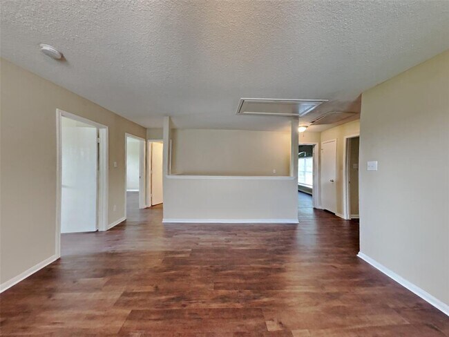Building Photo - 201 Mammoth Springs Ln